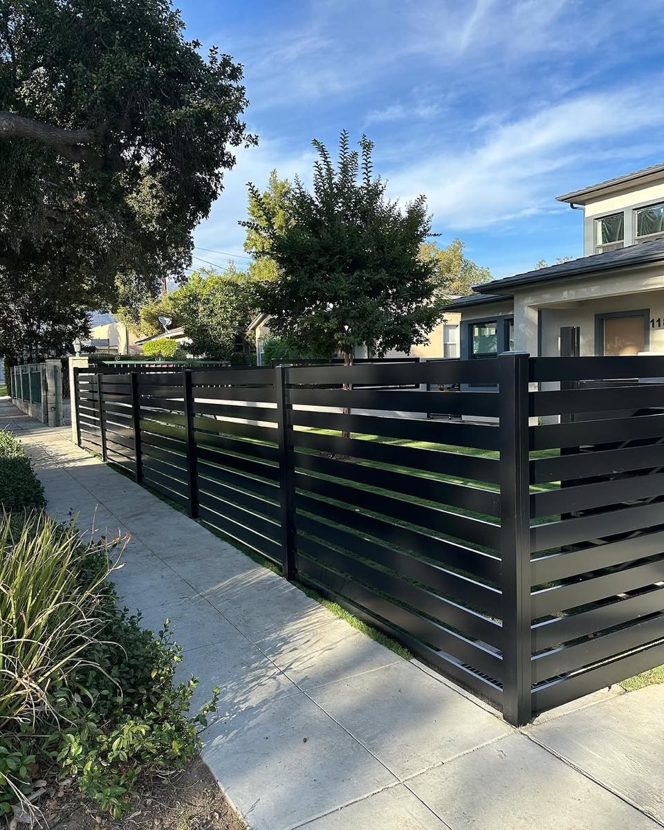 Privacy fence repaint, residential Broward